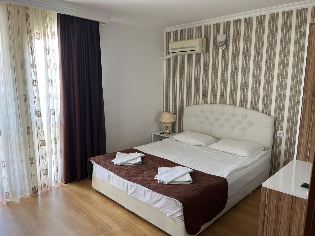 Apart Sweet Homes 5 - Apartments For Guests Pantai Sunny Bagian luar foto